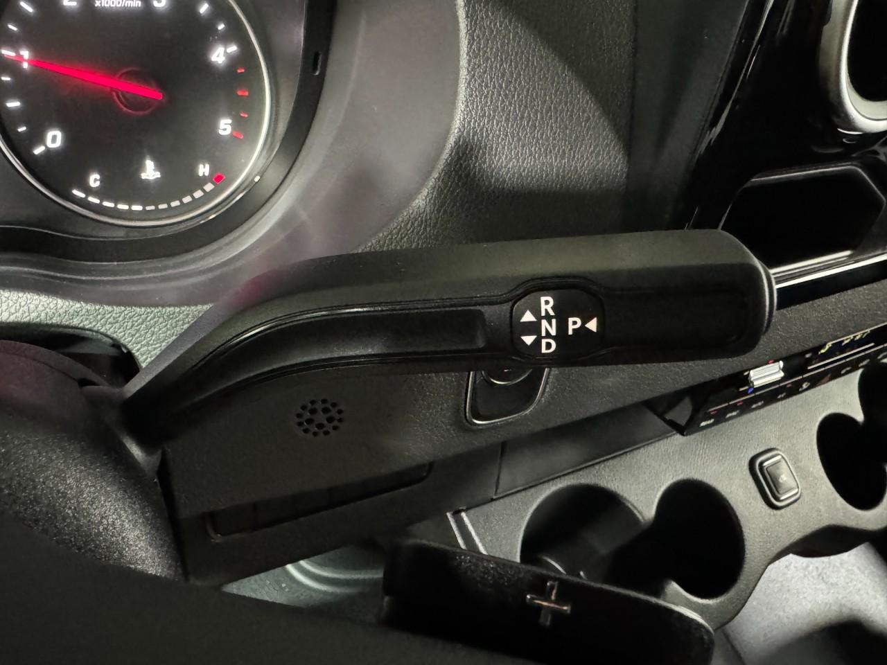 Mercedes-Benz Sprinter Passenger Van Vehicle Full-screen Gallery Image 33