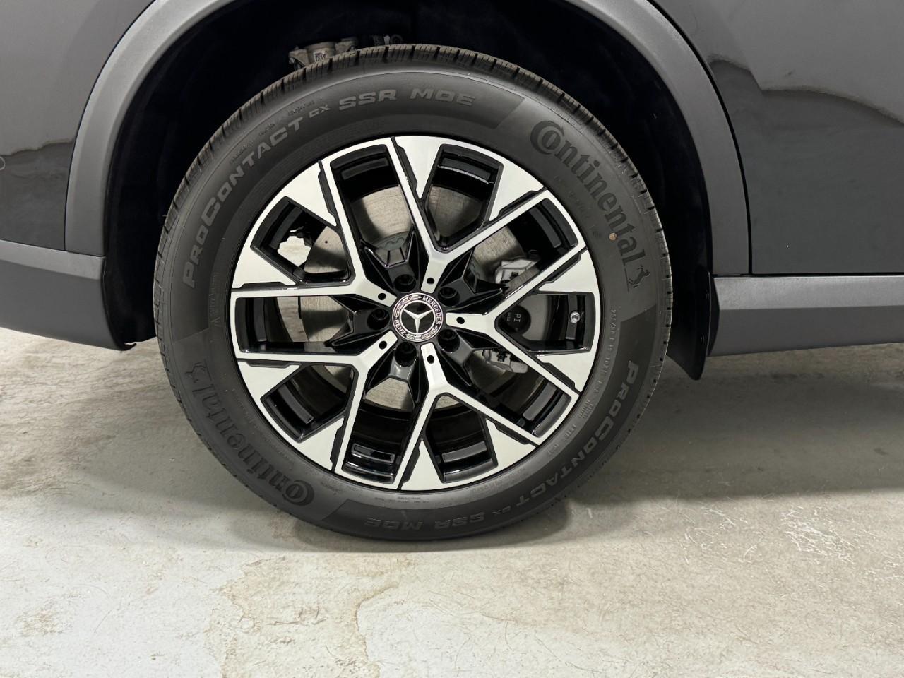 Mercedes-Benz GLC Vehicle Full-screen Gallery Image 5