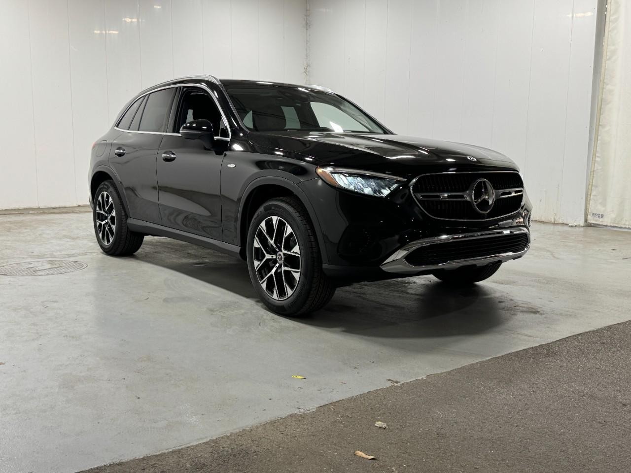 Mercedes-Benz GLC Vehicle Full-screen Gallery Image 6