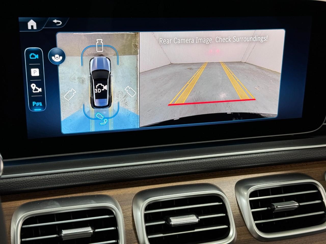 Mercedes-Benz GLE Vehicle Full-screen Gallery Image 37