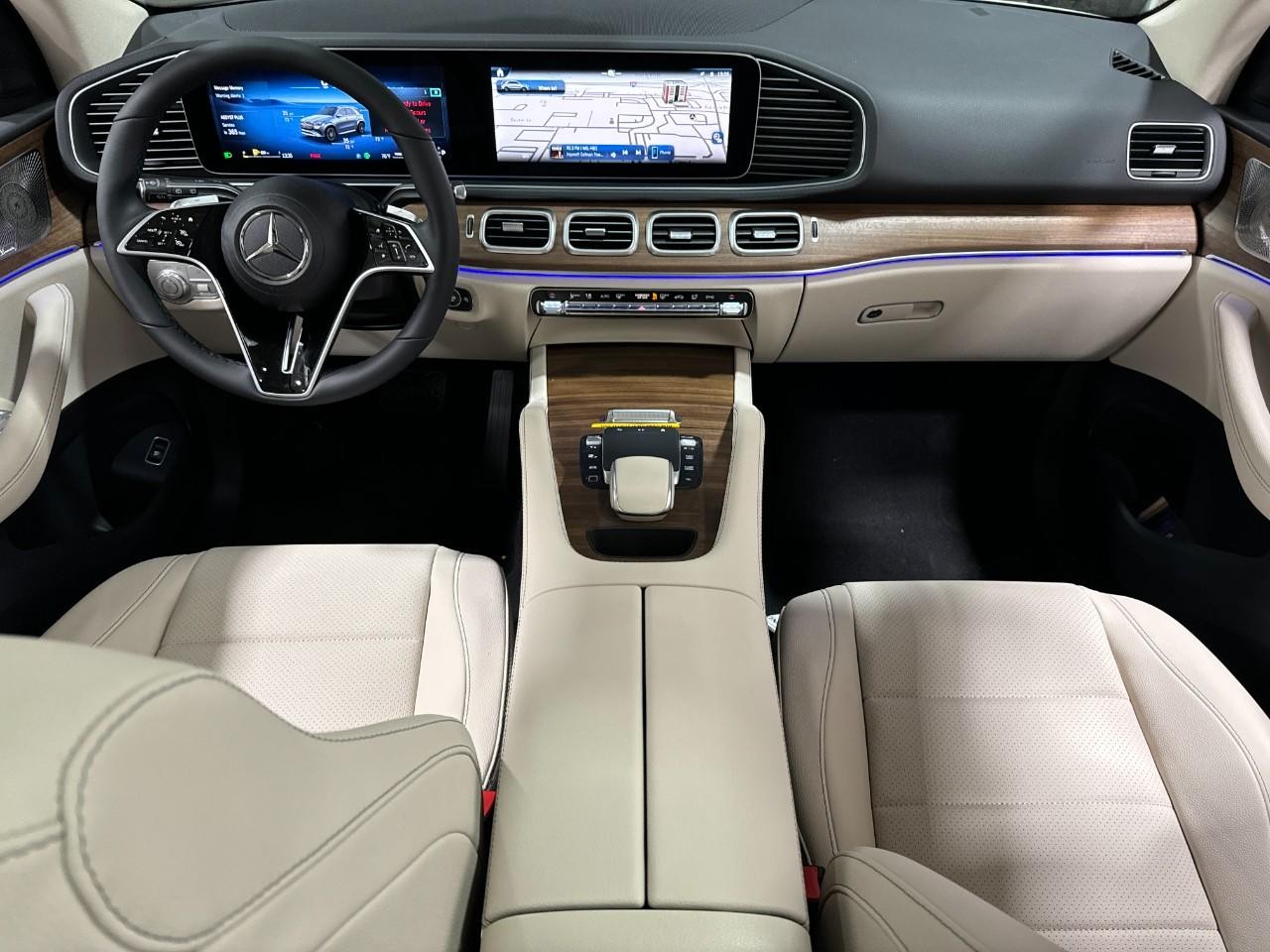 Mercedes-Benz GLE Vehicle Full-screen Gallery Image 12