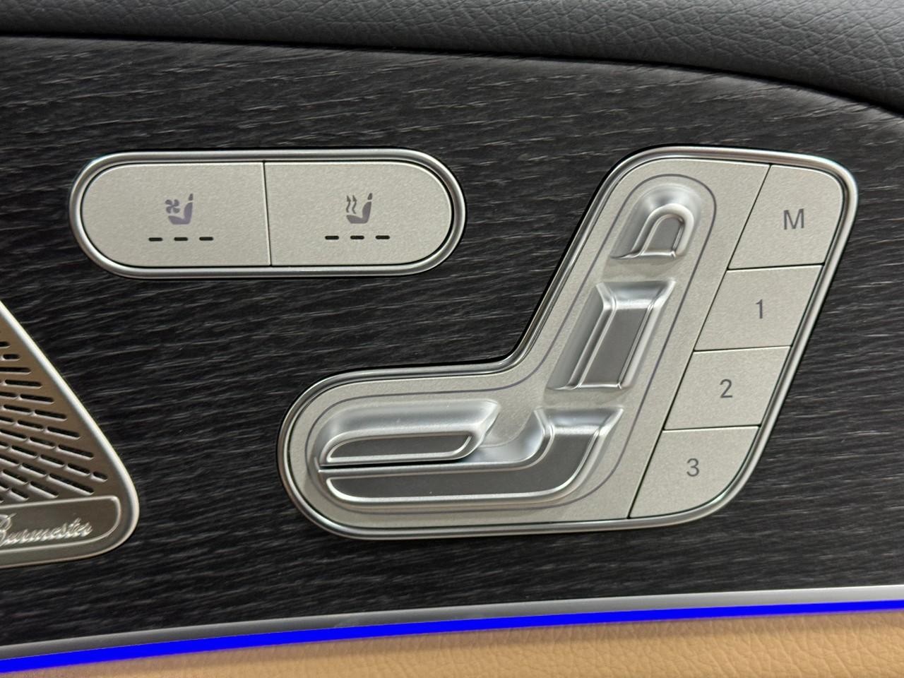 Mercedes-Benz GLE Vehicle Full-screen Gallery Image 23