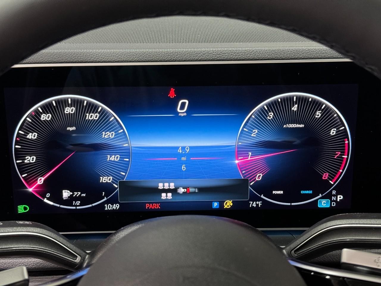 Mercedes-Benz GLE Vehicle Full-screen Gallery Image 37