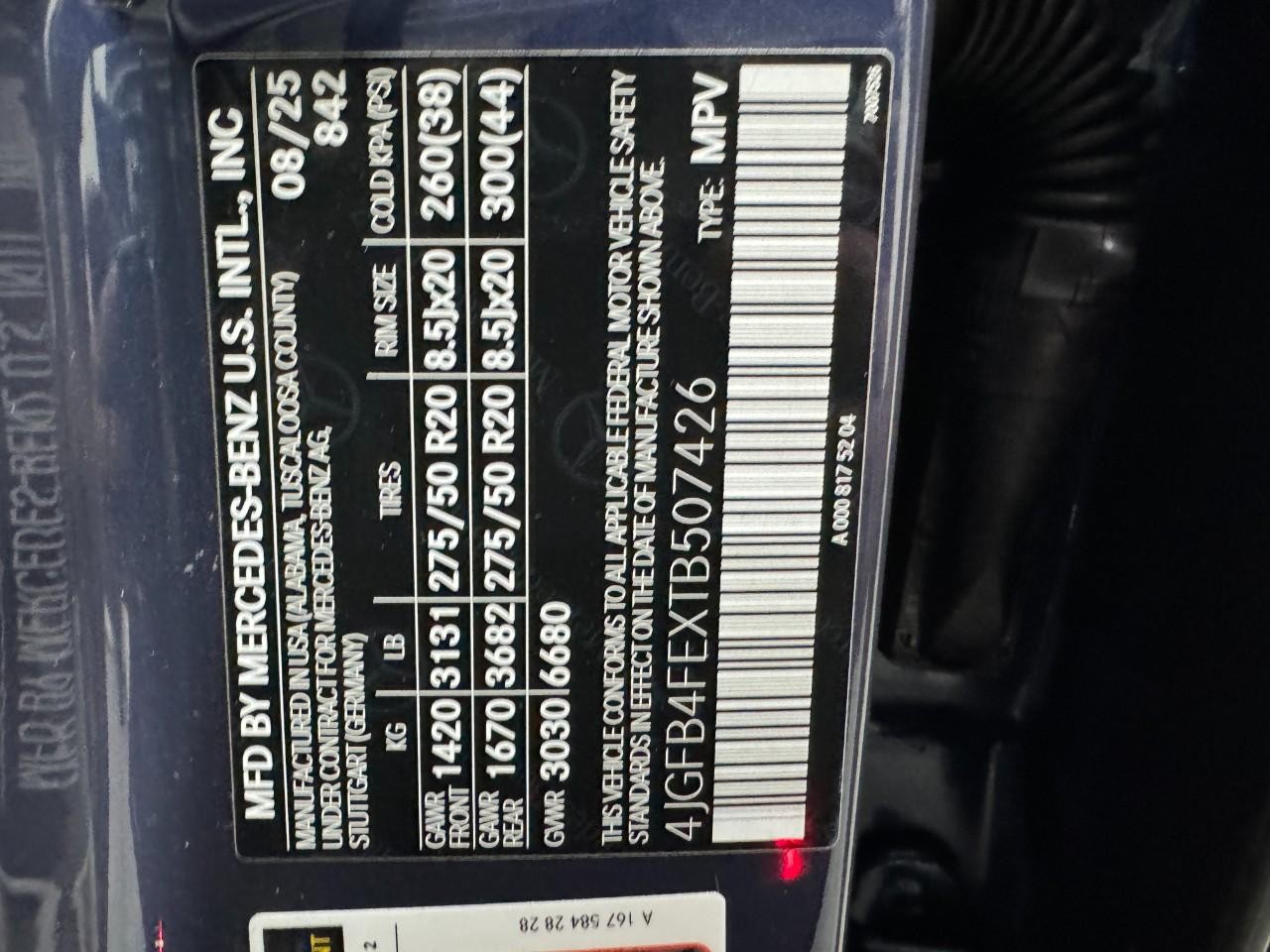 Mercedes-Benz GLE Vehicle Full-screen Gallery Image 40