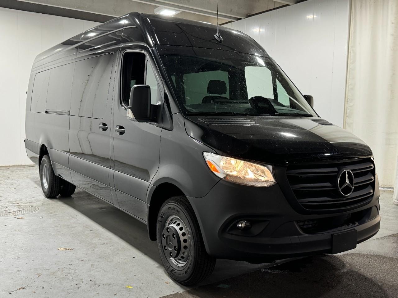 Mercedes-Benz Sprinter Cargo Van Vehicle Full-screen Gallery Image 6