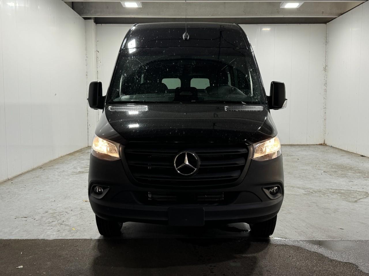 Mercedes-Benz Sprinter Cargo Van Vehicle Full-screen Gallery Image 7