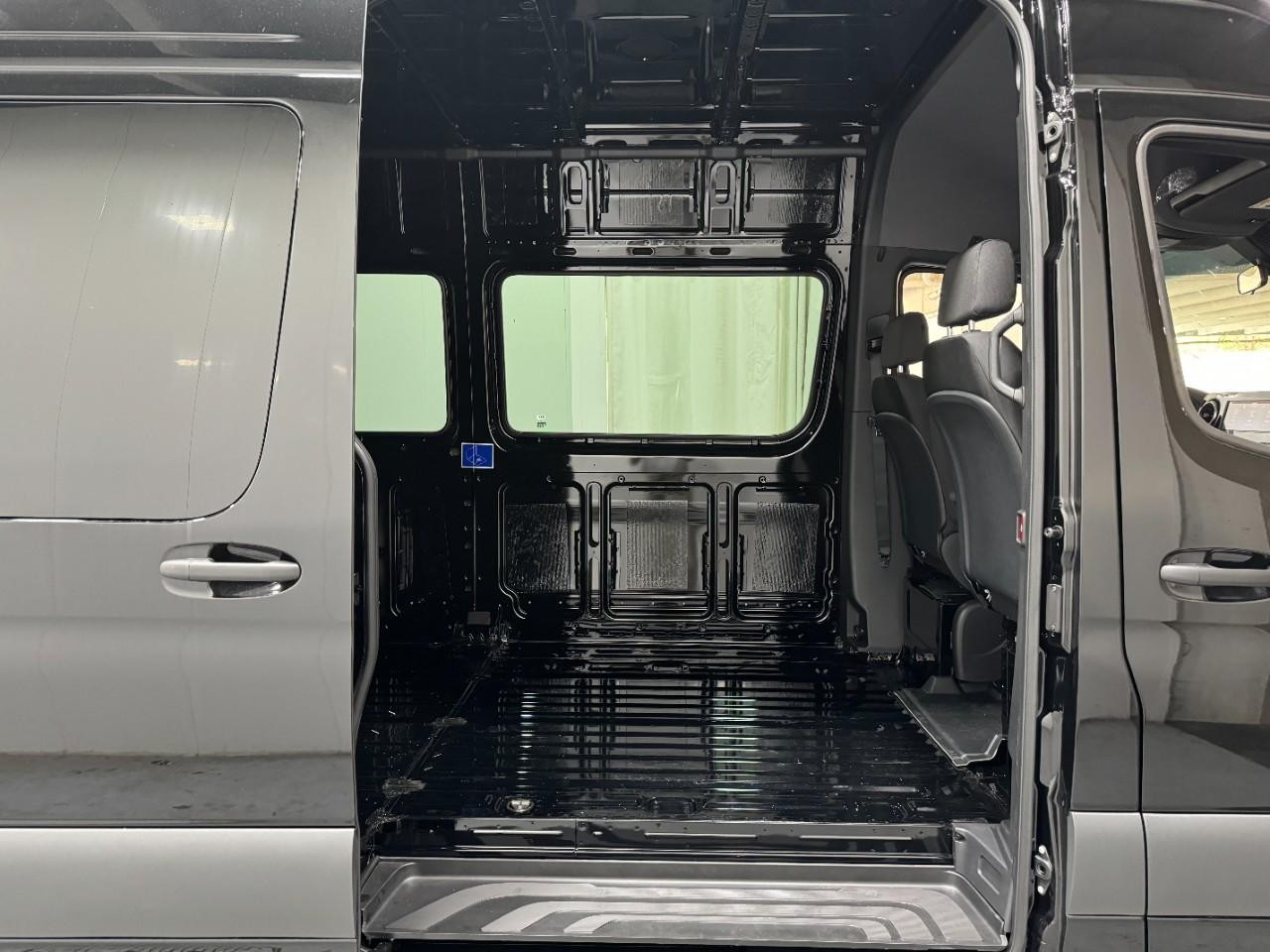 Mercedes-Benz Sprinter Cargo Van Vehicle Full-screen Gallery Image 10