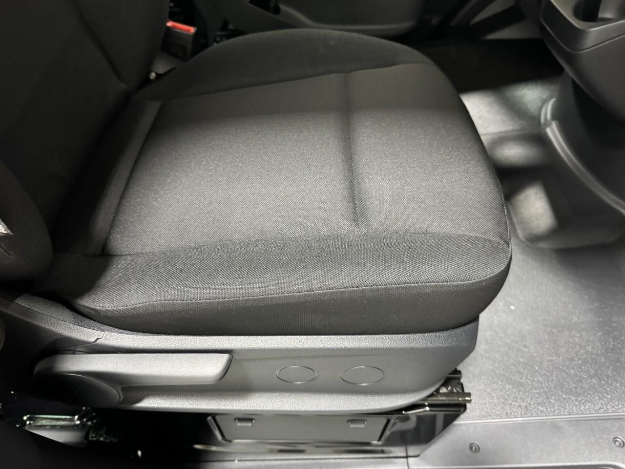 Mercedes-Benz Sprinter Cargo Van Vehicle Full-screen Gallery Image 18