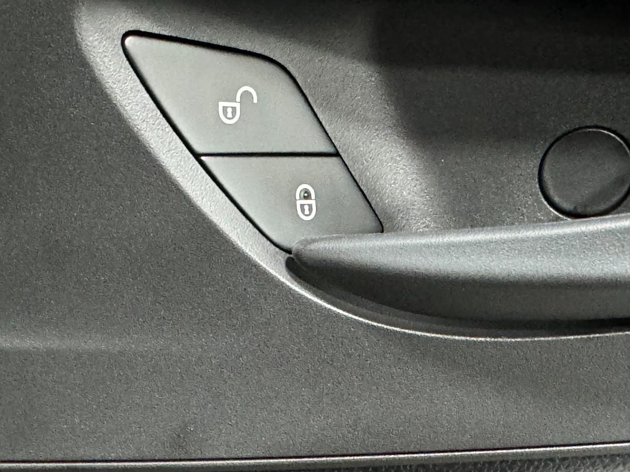 Mercedes-Benz Sprinter Cargo Van Vehicle Full-screen Gallery Image 21