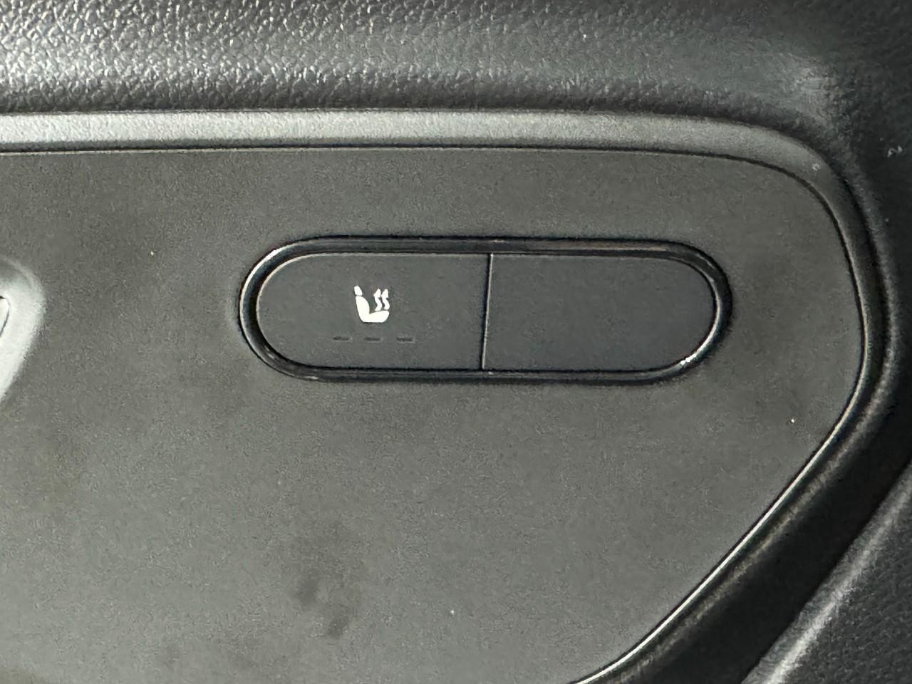 Mercedes-Benz Sprinter Cargo Van Vehicle Full-screen Gallery Image 23