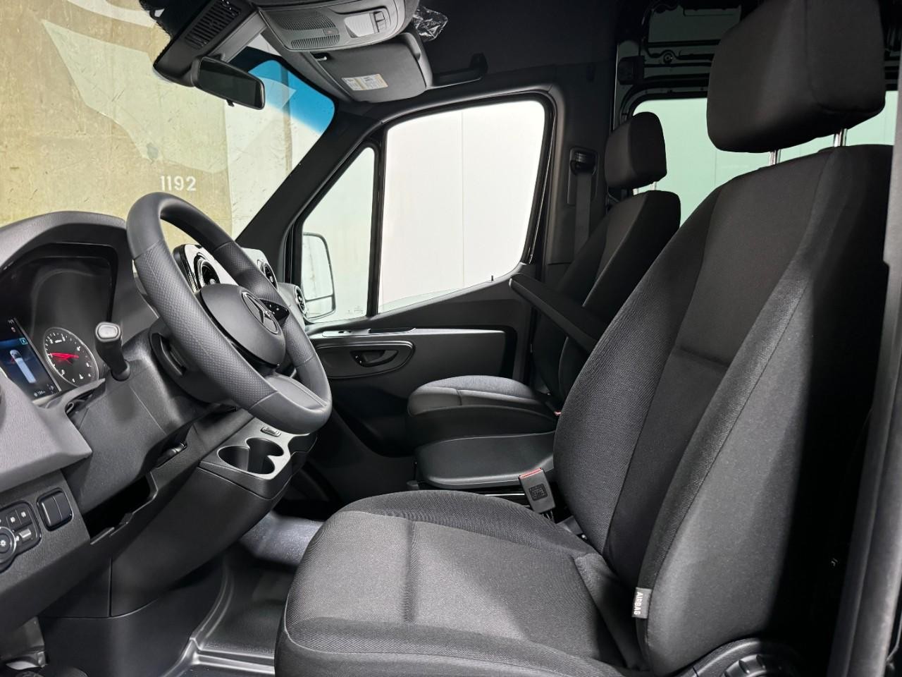 Mercedes-Benz Sprinter Cargo Van Vehicle Full-screen Gallery Image 25