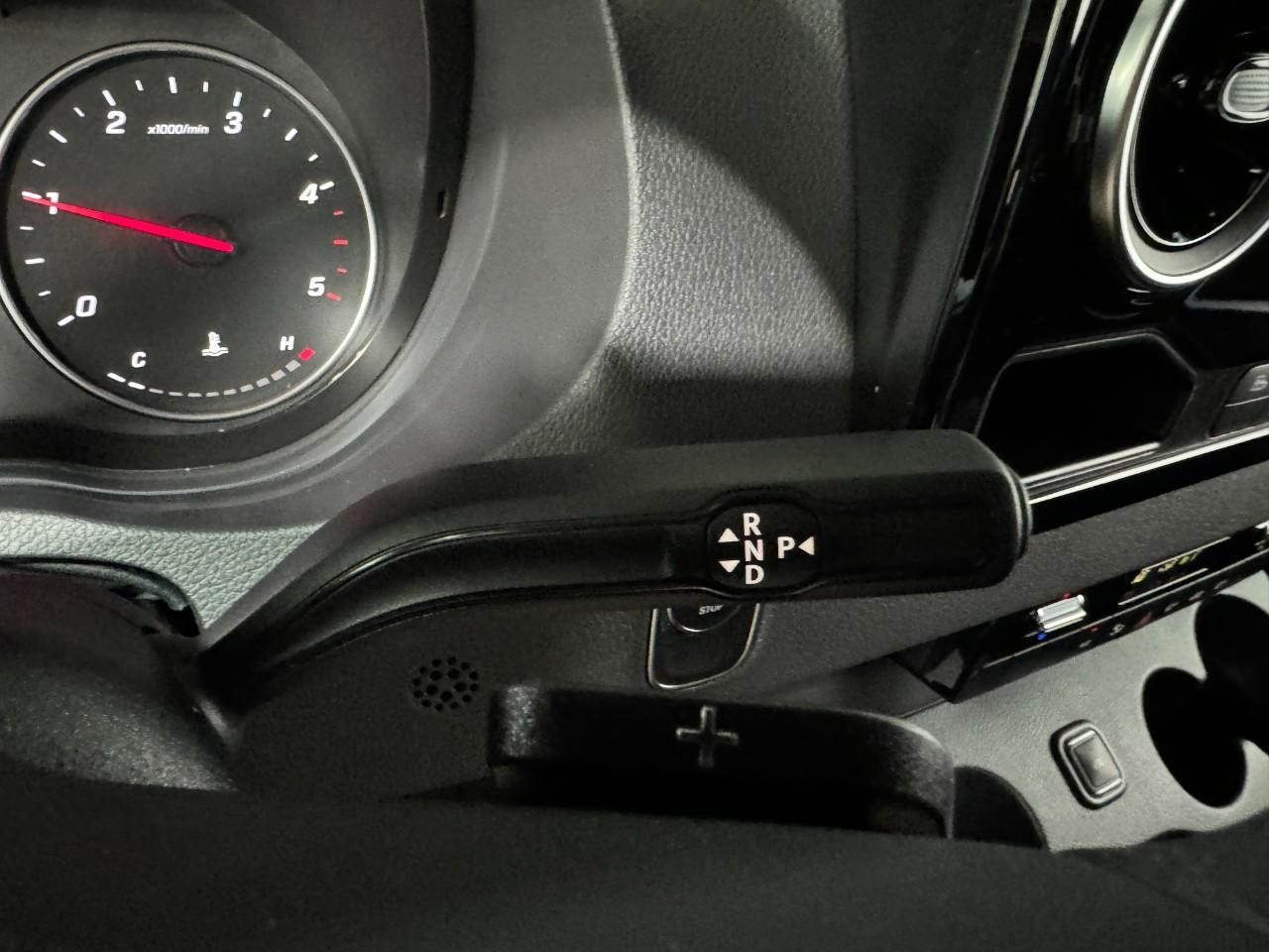 Mercedes-Benz Sprinter Cargo Van Vehicle Full-screen Gallery Image 32