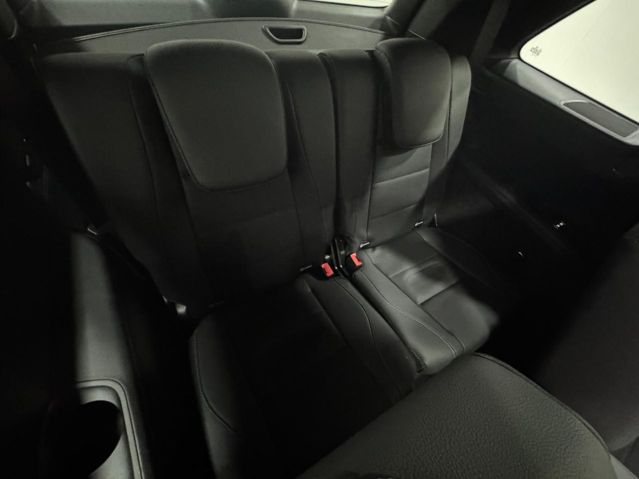 Mercedes-Benz GLS Vehicle Full-screen Gallery Image 11