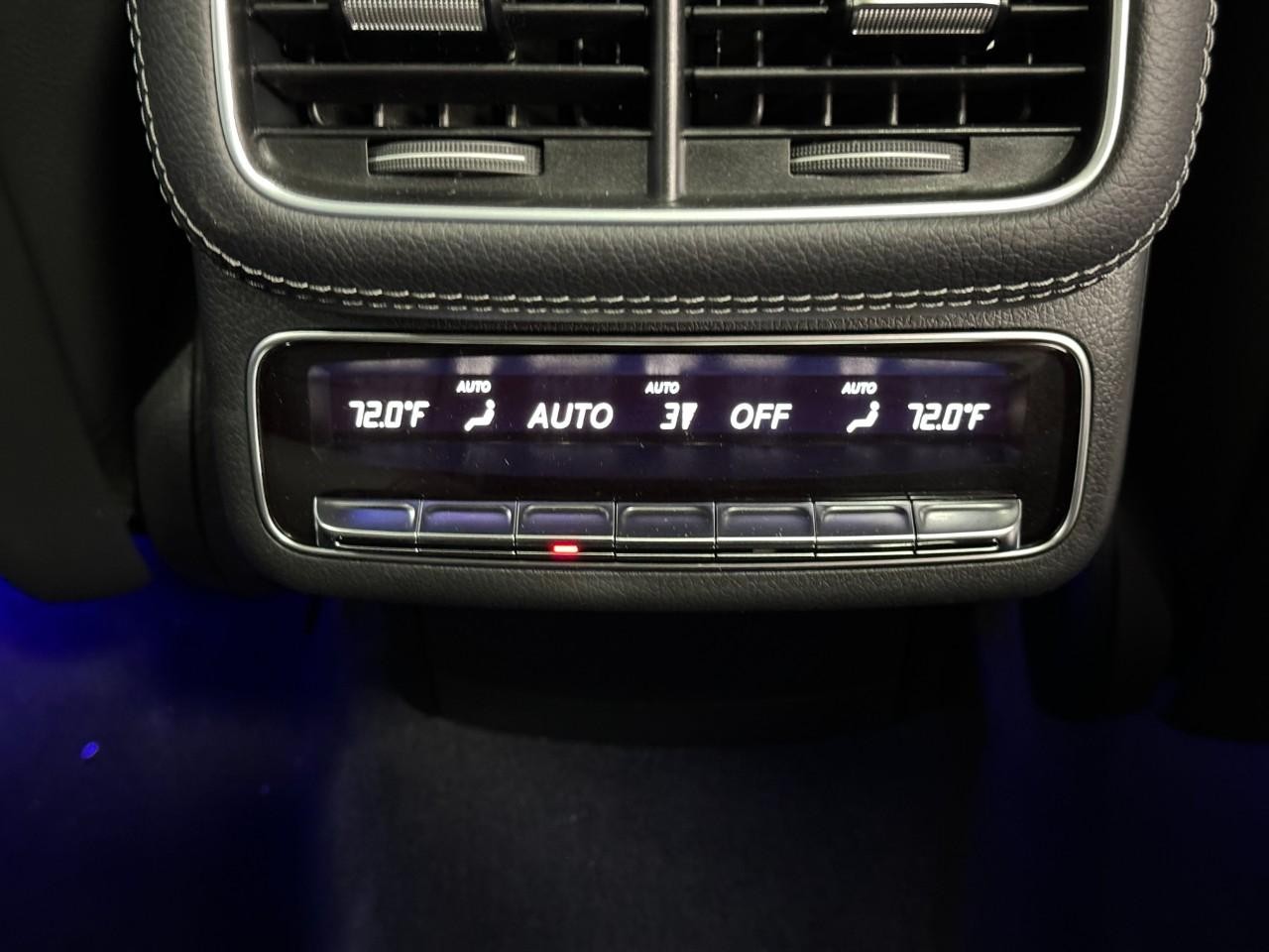 Mercedes-Benz GLS Vehicle Full-screen Gallery Image 13