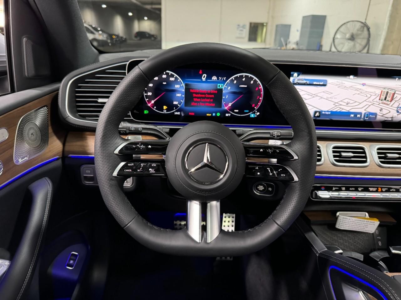 Mercedes-Benz GLS Vehicle Full-screen Gallery Image 16