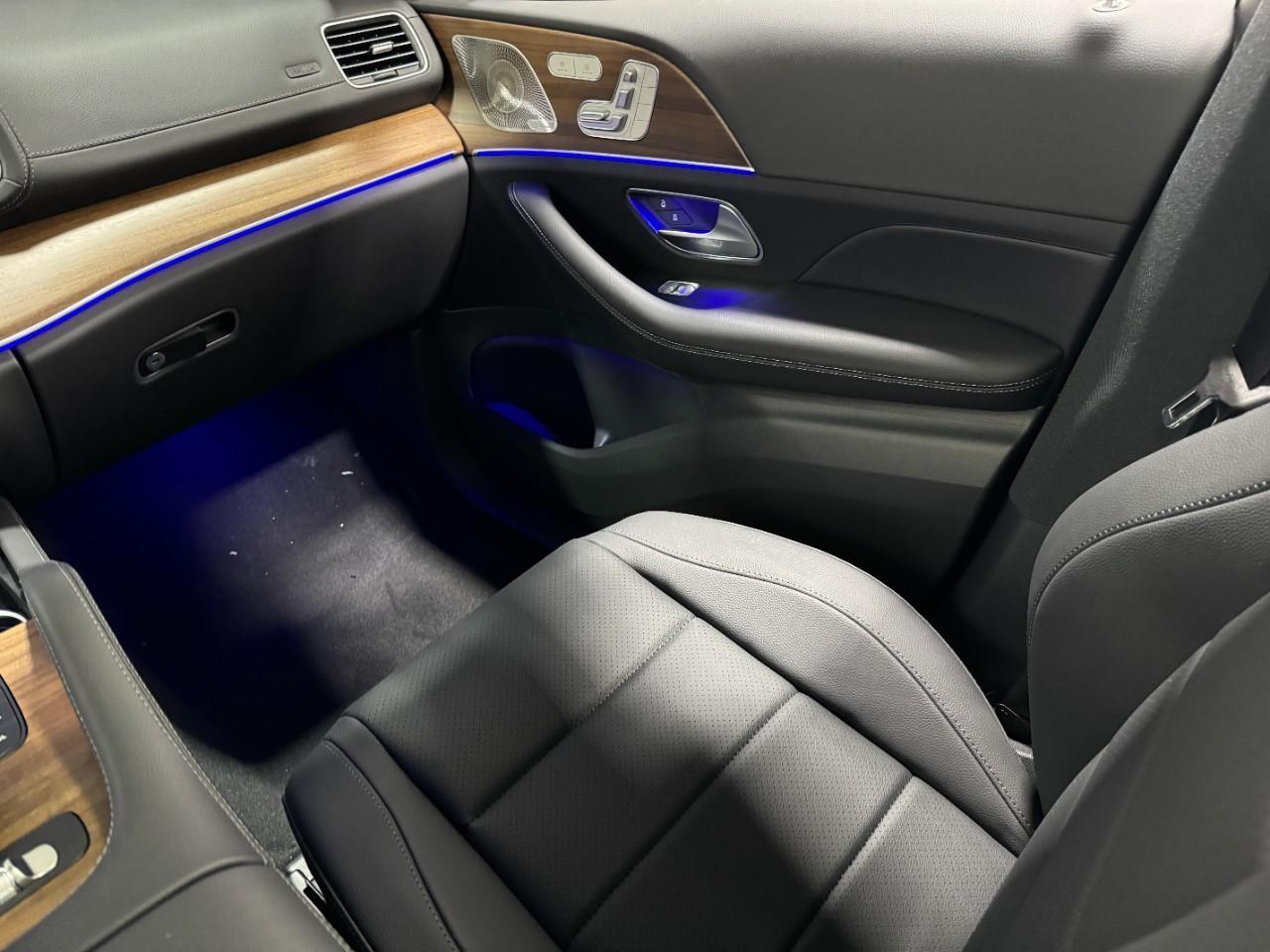 Mercedes-Benz GLS Vehicle Full-screen Gallery Image 20