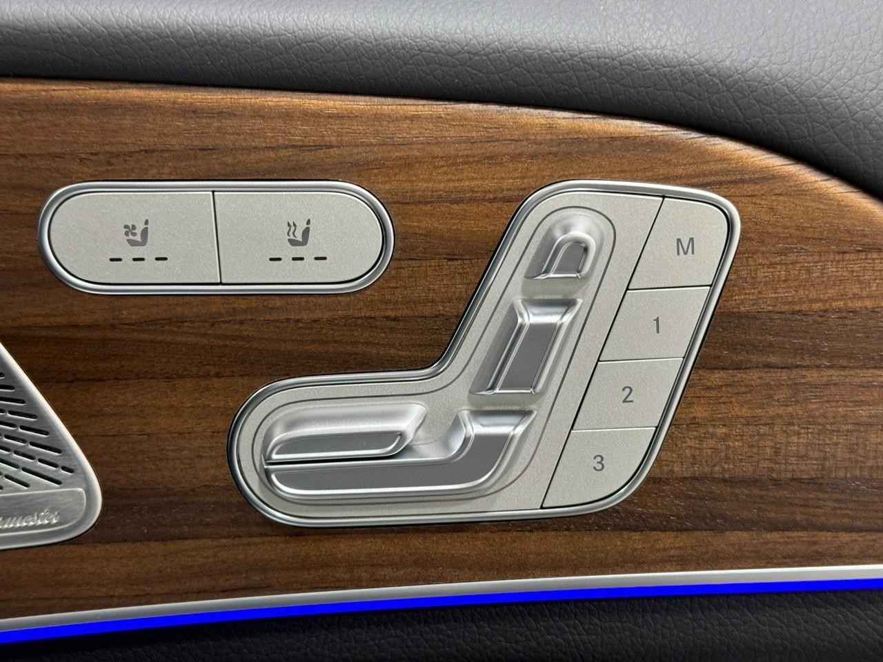 Mercedes-Benz GLS Vehicle Full-screen Gallery Image 24