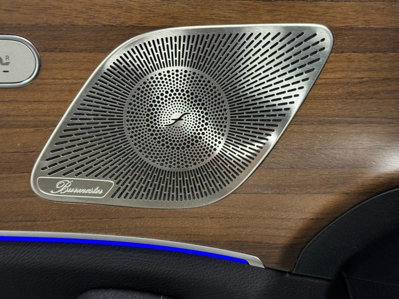 Mercedes-Benz GLS Vehicle Full-screen Gallery Image 27