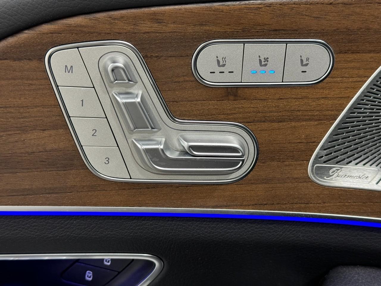 Mercedes-Benz GLS Vehicle Full-screen Gallery Image 28