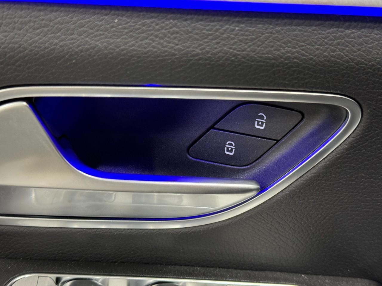 Mercedes-Benz GLS Vehicle Full-screen Gallery Image 29