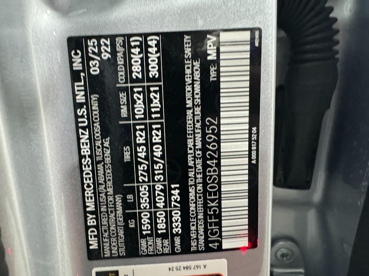 Mercedes-Benz GLS Vehicle Full-screen Gallery Image 41