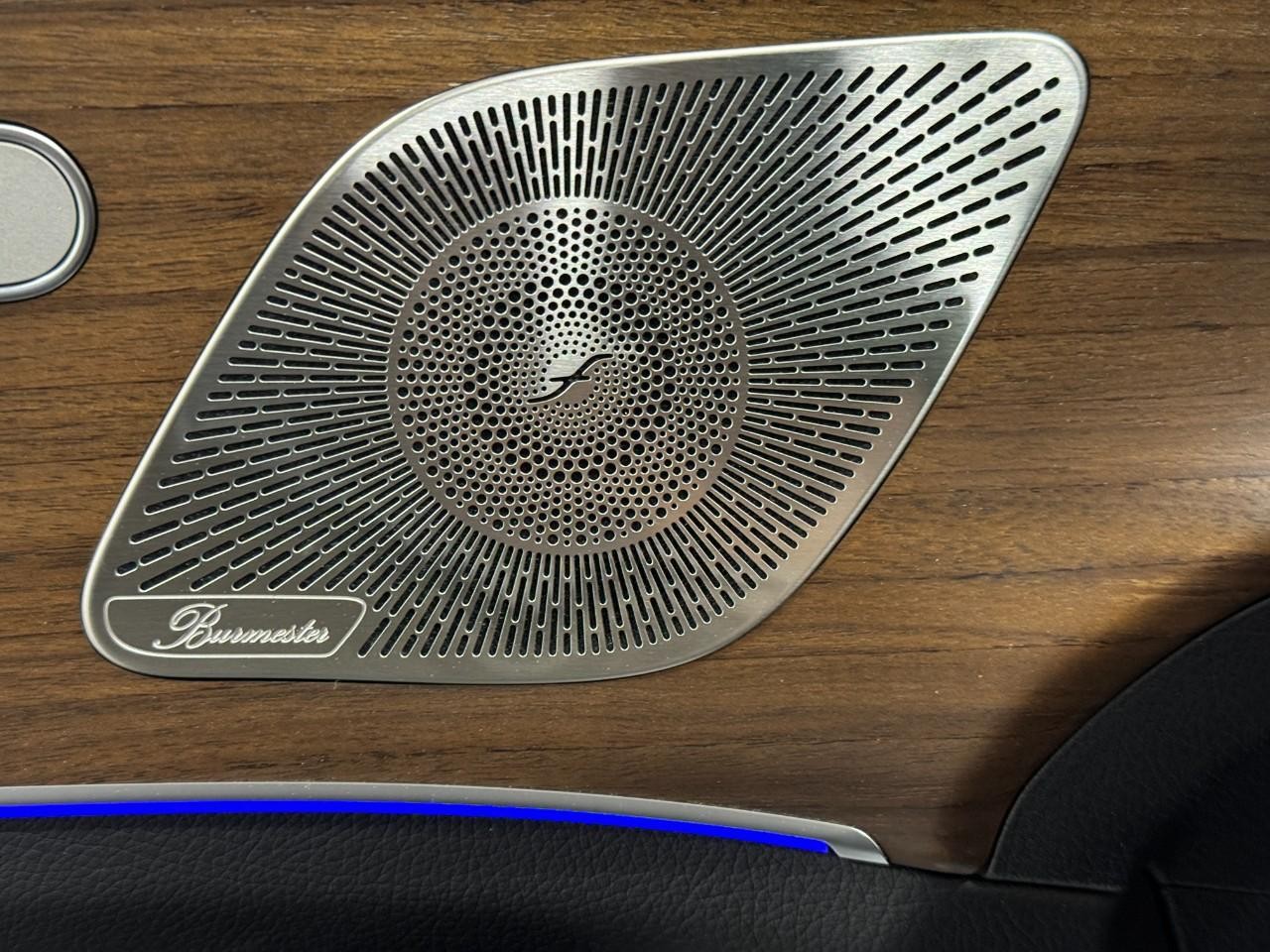 Mercedes-Benz GLS Vehicle Full-screen Gallery Image 27