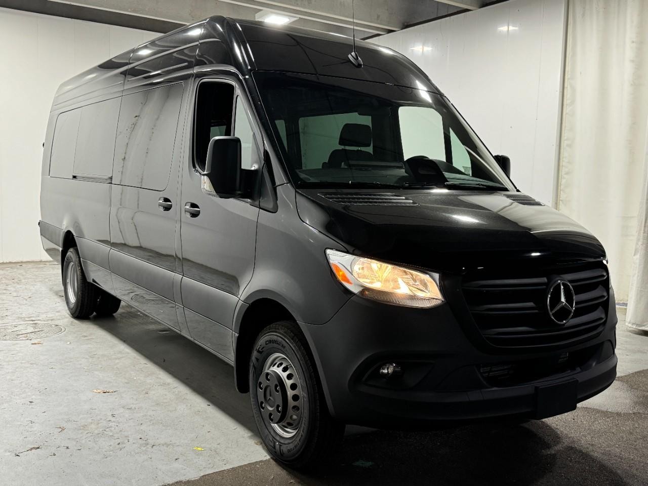 Mercedes-Benz Sprinter Cargo Van Vehicle Full-screen Gallery Image 6