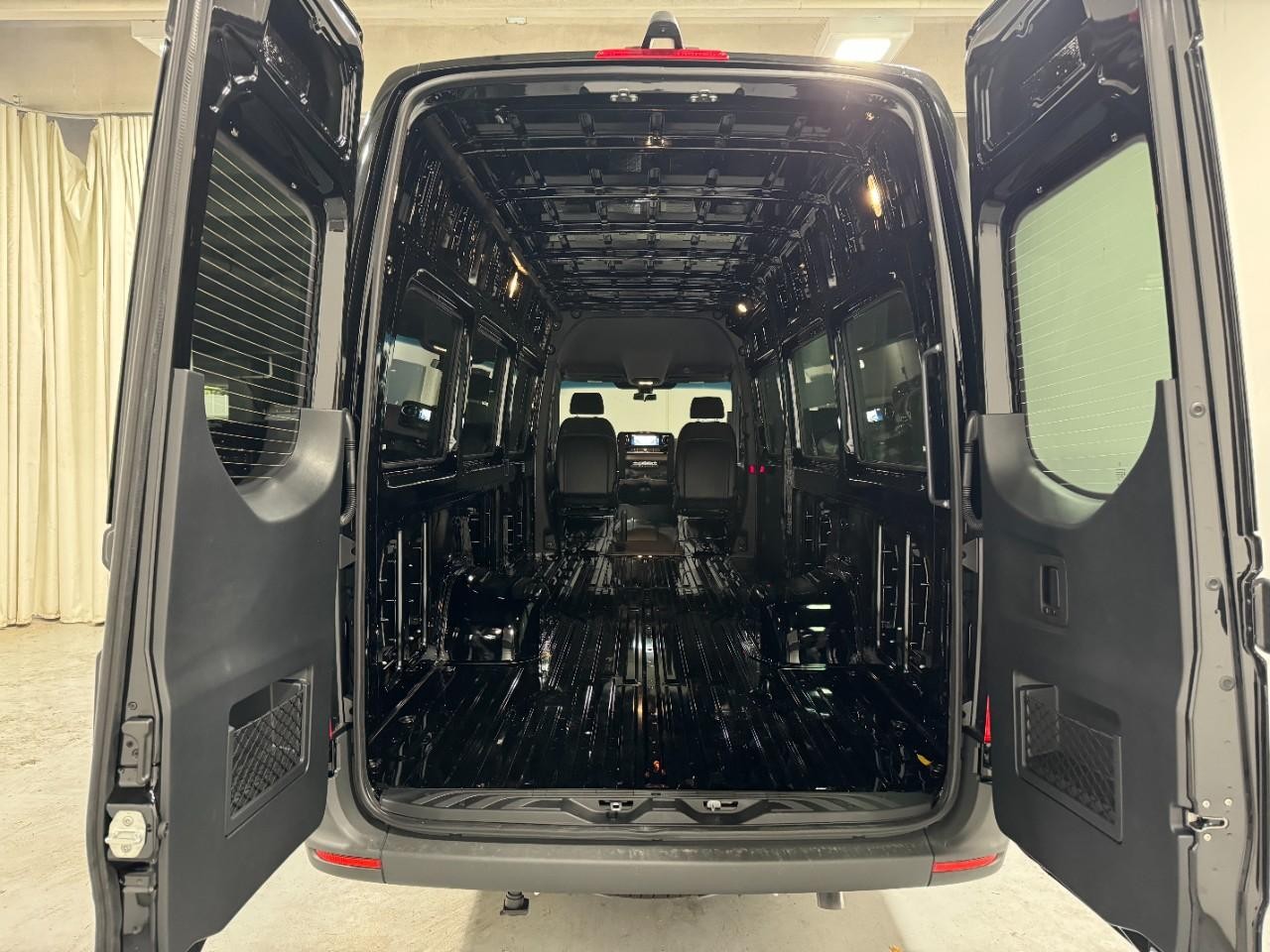Mercedes-Benz Sprinter Cargo Van Vehicle Full-screen Gallery Image 9