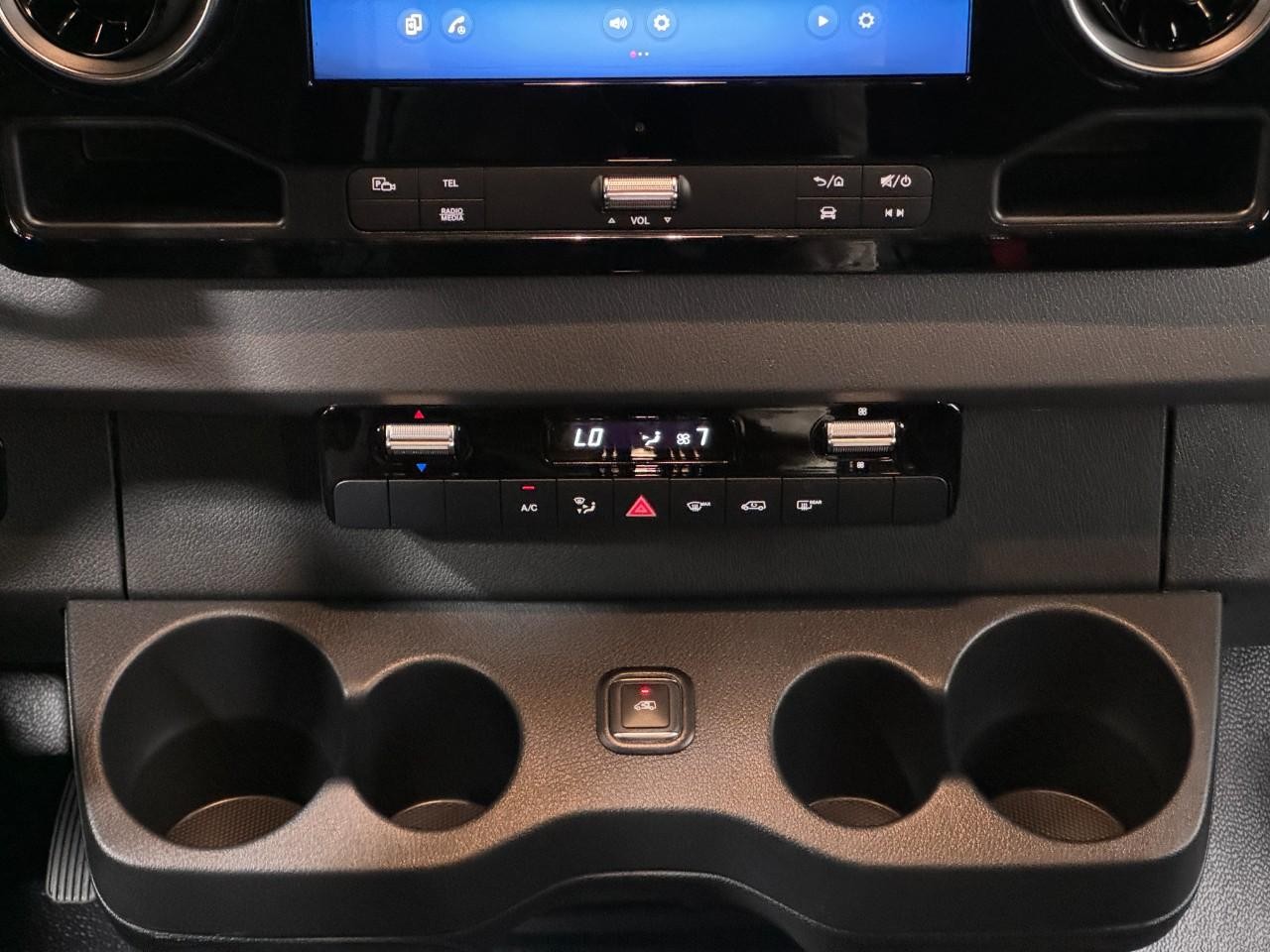 Mercedes-Benz Sprinter Cargo Van Vehicle Full-screen Gallery Image 15