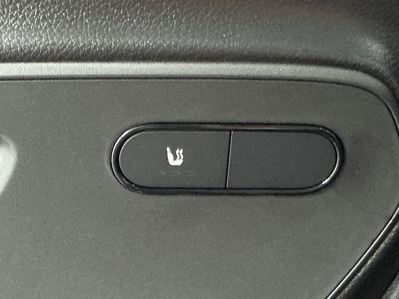 Mercedes-Benz Sprinter Cargo Van Vehicle Full-screen Gallery Image 23