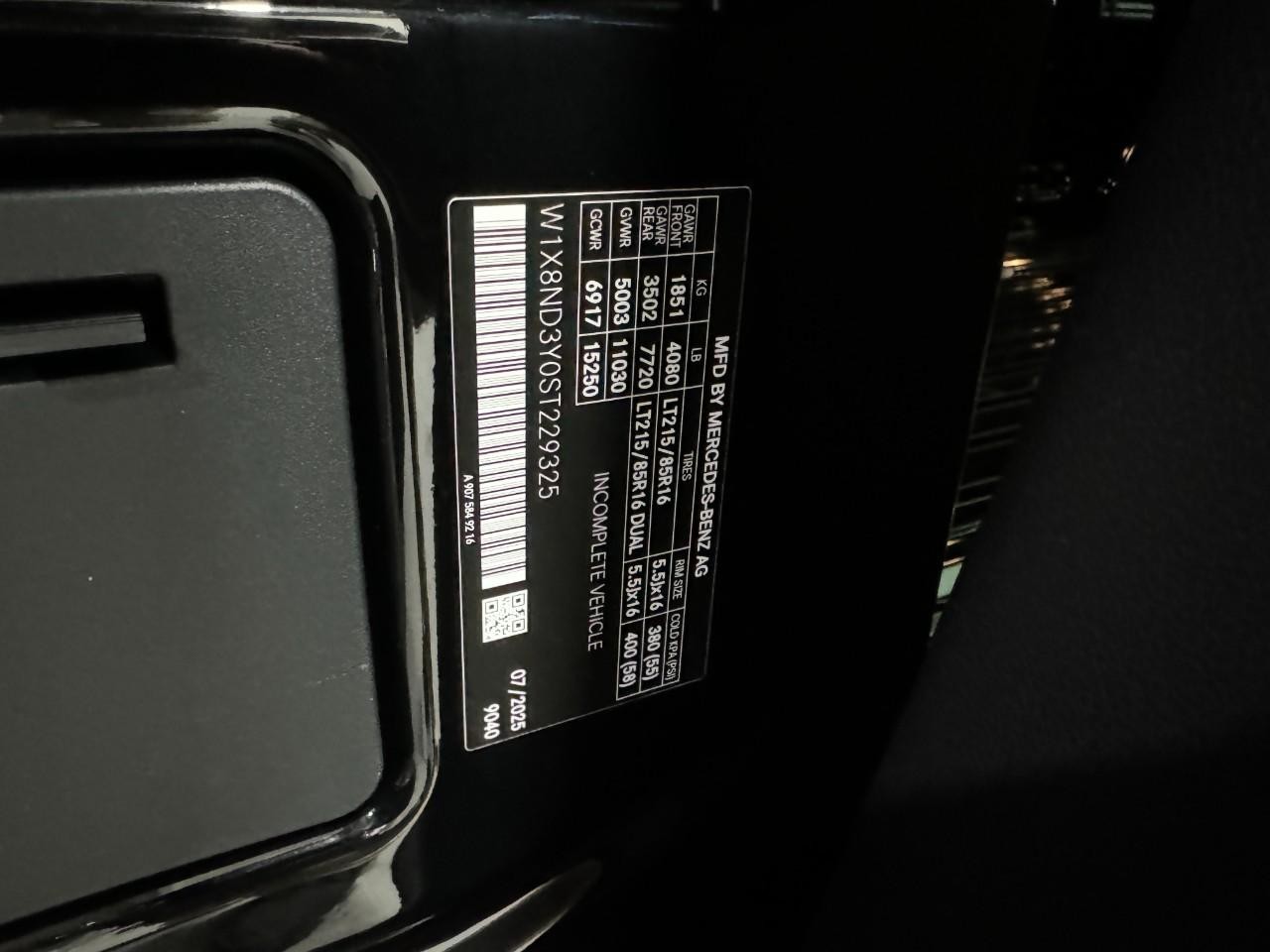 Mercedes-Benz Sprinter Cargo Van Vehicle Full-screen Gallery Image 34