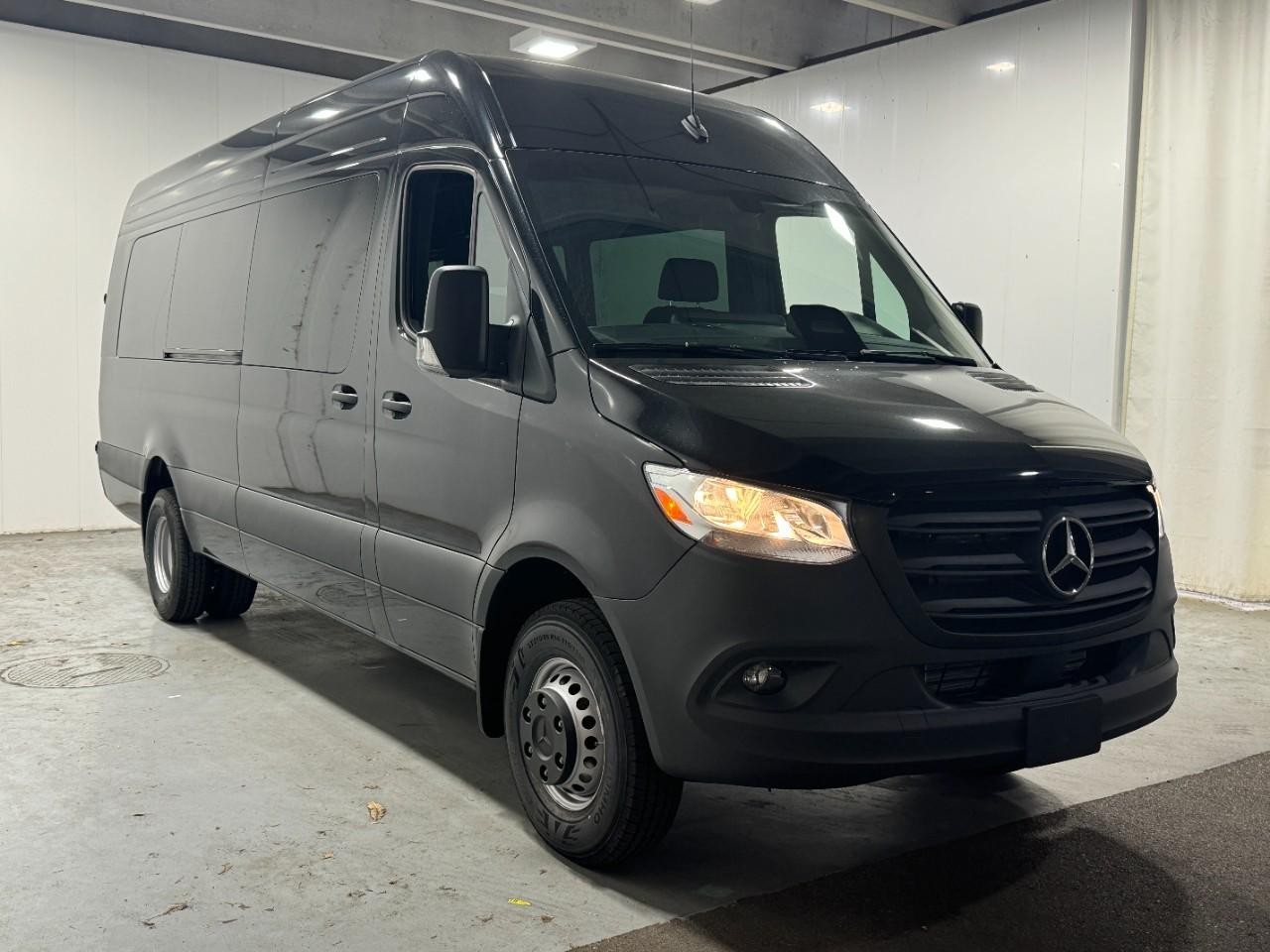 Mercedes-Benz Sprinter Cargo Van Vehicle Full-screen Gallery Image 6