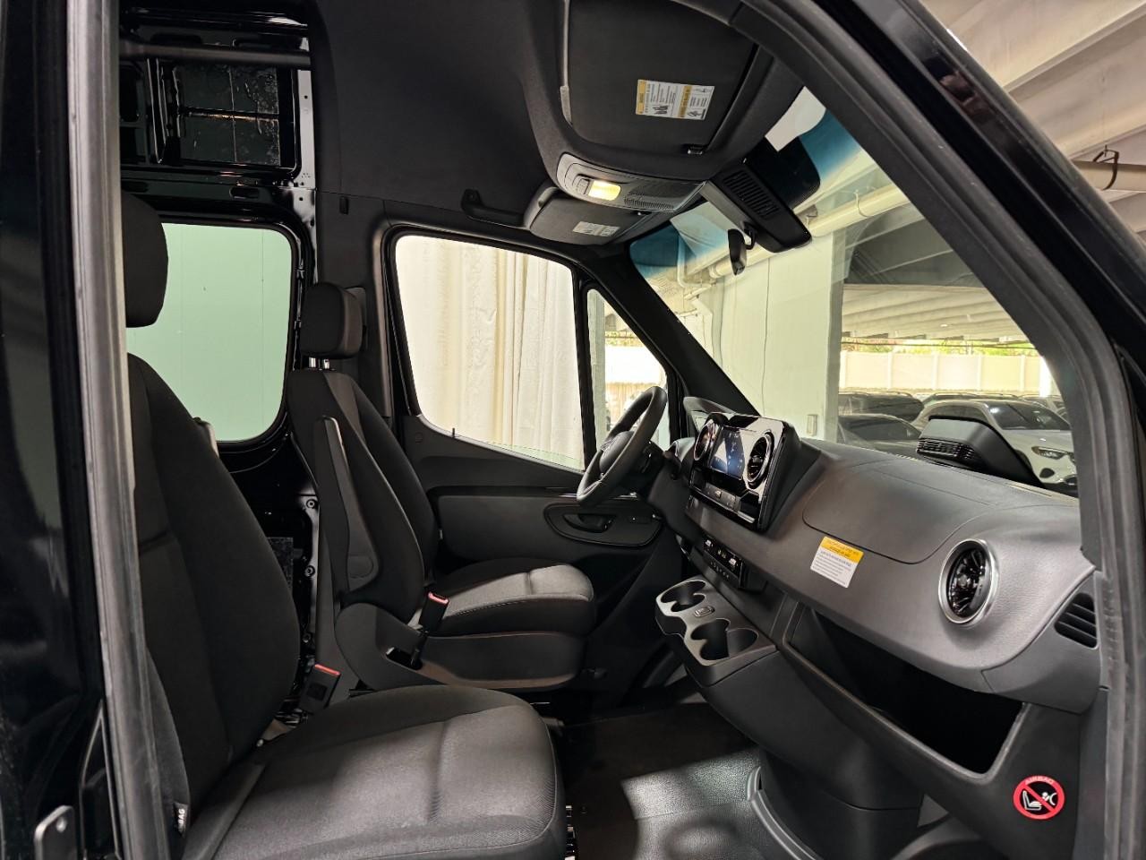Mercedes-Benz Sprinter Cargo Van Vehicle Full-screen Gallery Image 17