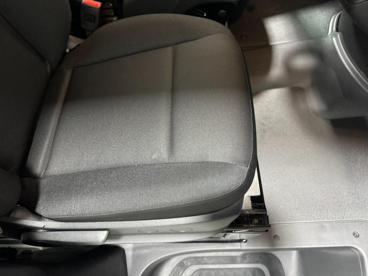 Mercedes-Benz Sprinter Cargo Van Vehicle Full-screen Gallery Image 18