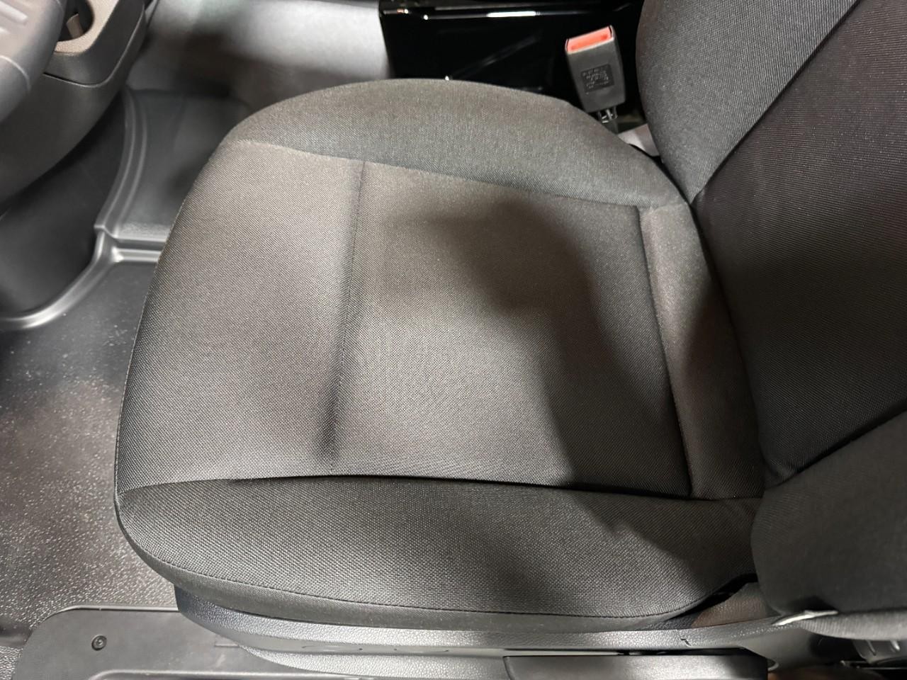 Mercedes-Benz Sprinter Cargo Van Vehicle Full-screen Gallery Image 26