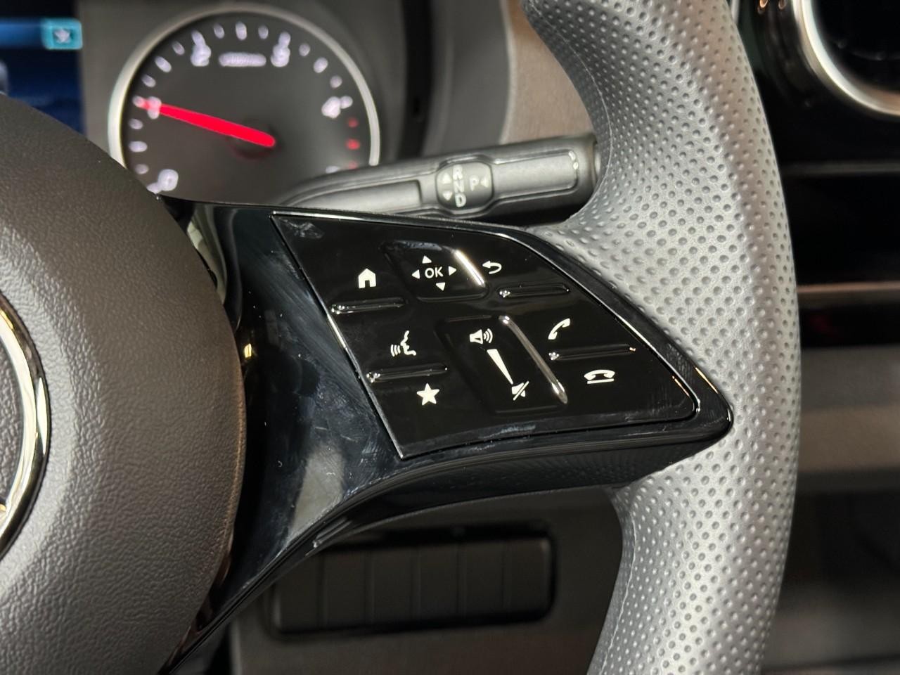 Mercedes-Benz Sprinter Cargo Van Vehicle Full-screen Gallery Image 30