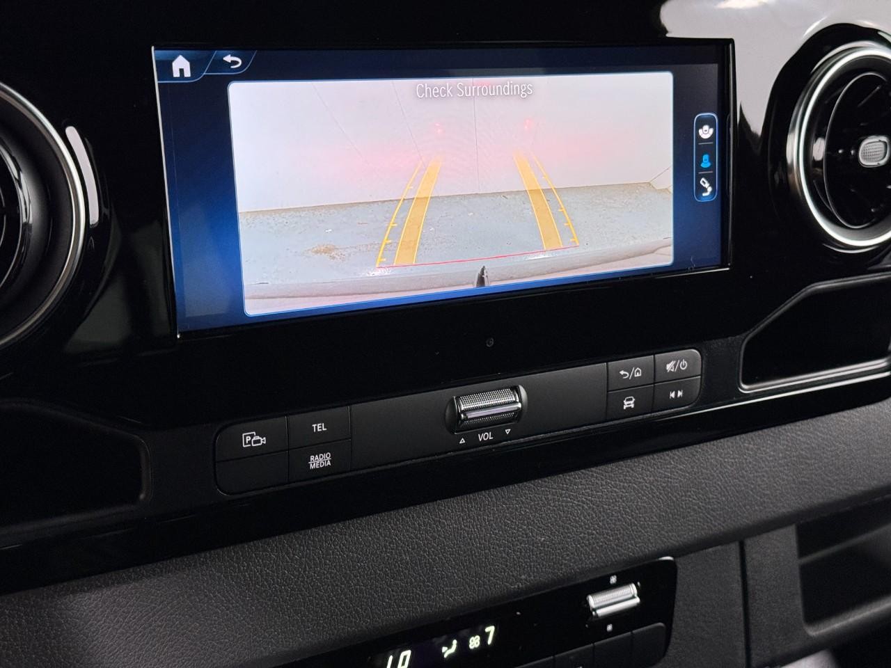 Mercedes-Benz Sprinter Cargo Van Vehicle Full-screen Gallery Image 33