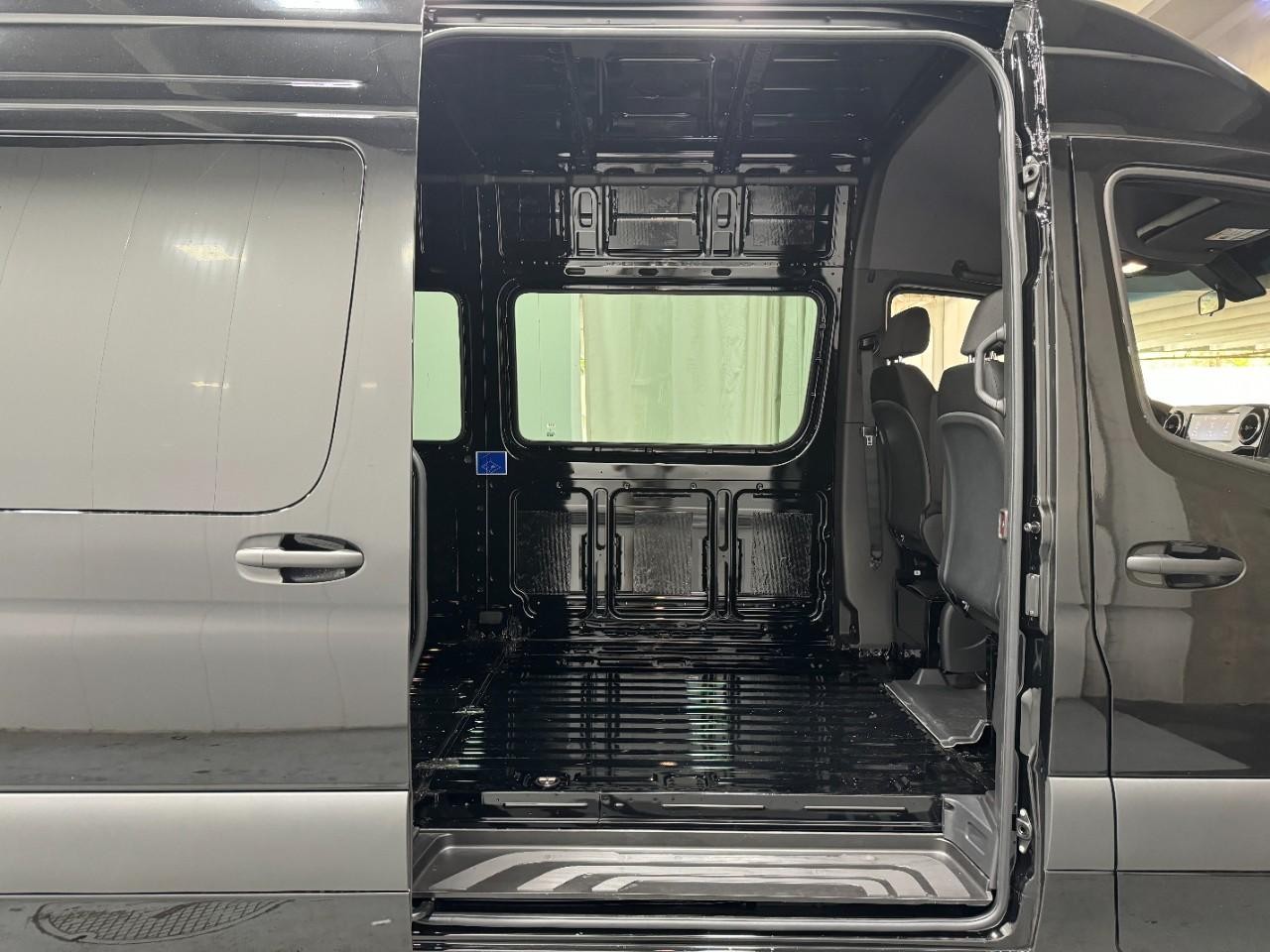 Mercedes-Benz Sprinter Cargo Van Vehicle Full-screen Gallery Image 10