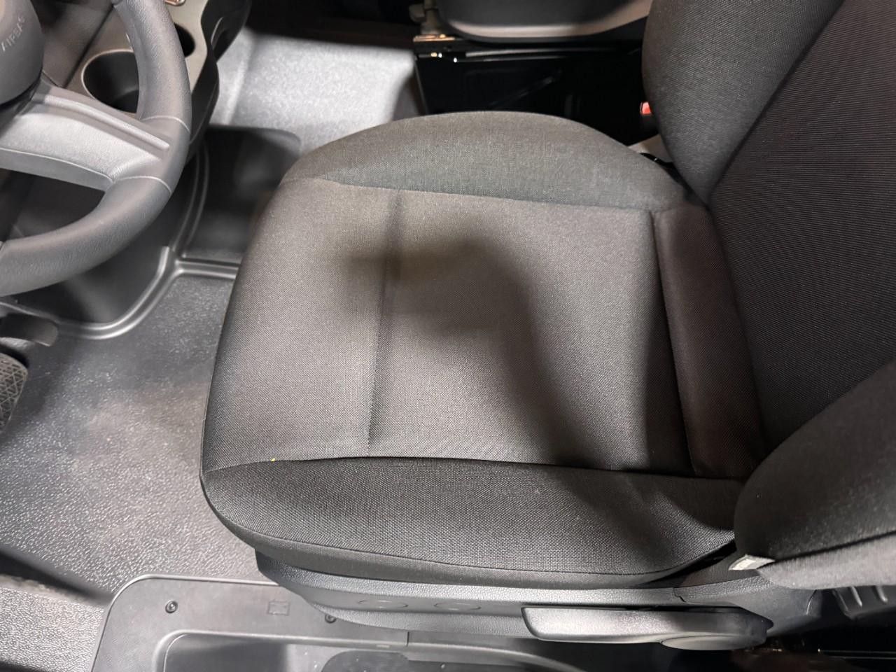 Mercedes-Benz Sprinter Cargo Van Vehicle Full-screen Gallery Image 26