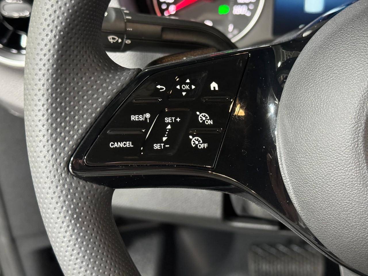 Mercedes-Benz Sprinter Cargo Van Vehicle Full-screen Gallery Image 29