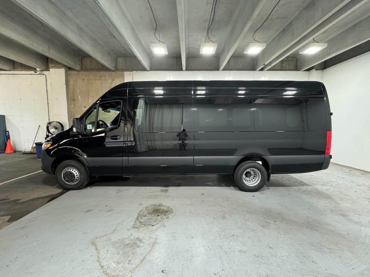 Mercedes-Benz Sprinter Cargo Van Vehicle Full-screen Gallery Image 2