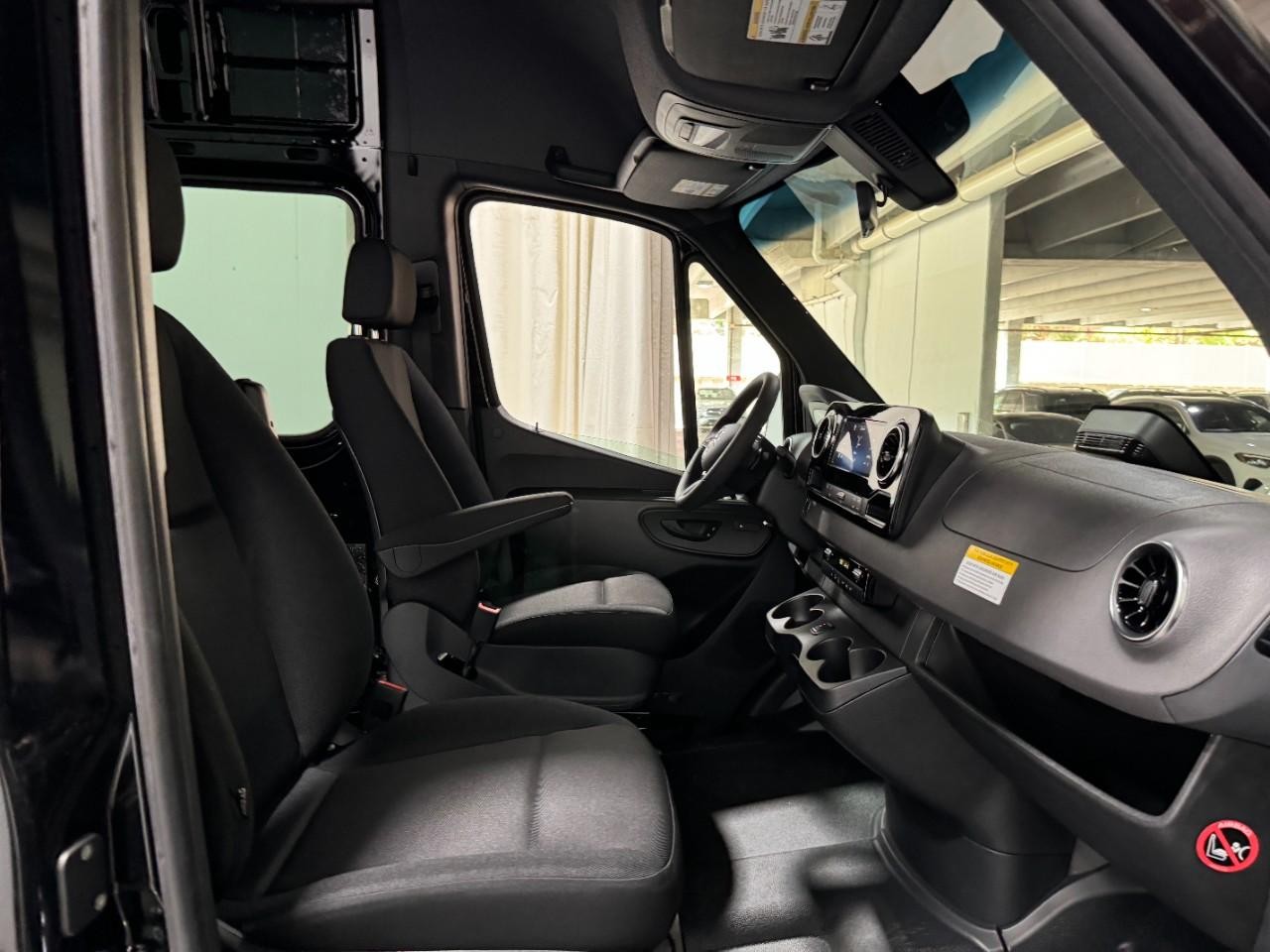 Mercedes-Benz Sprinter Cargo Van Vehicle Full-screen Gallery Image 17