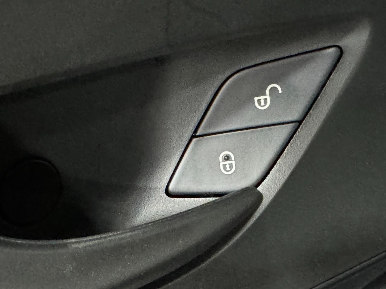 Mercedes-Benz Sprinter Cargo Van Vehicle Full-screen Gallery Image 24