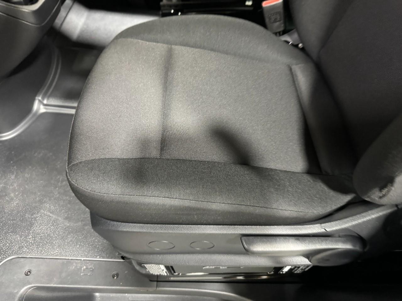 Mercedes-Benz Sprinter Cargo Van Vehicle Full-screen Gallery Image 26