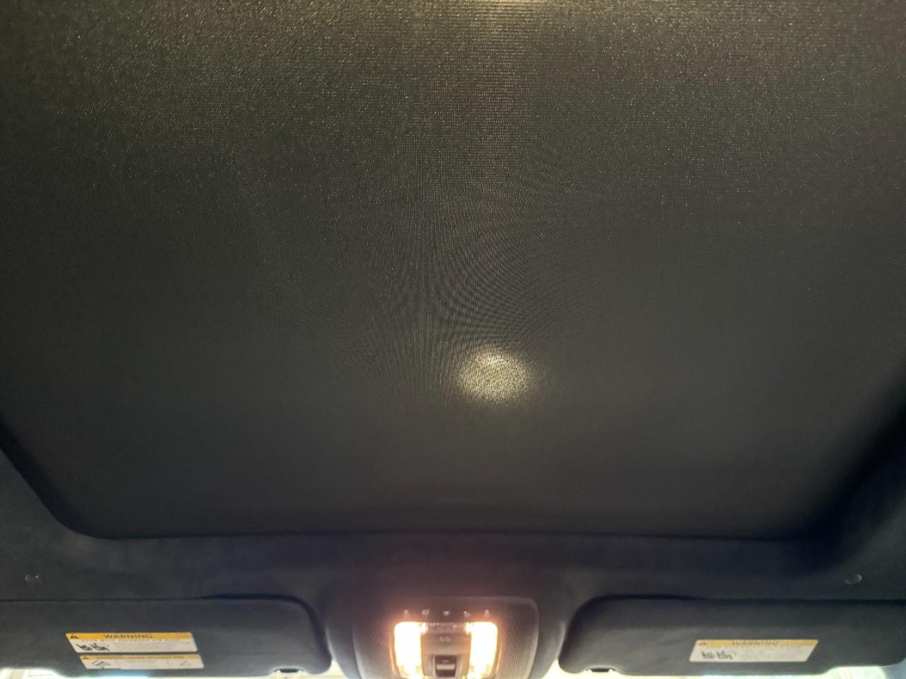 Mercedes-Benz GLS Vehicle Full-screen Gallery Image 13