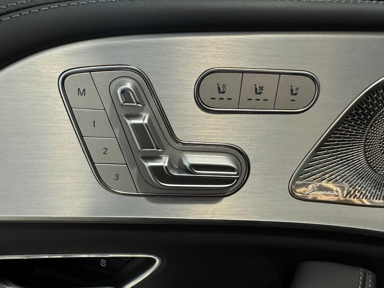 Mercedes-Benz GLS Vehicle Full-screen Gallery Image 26