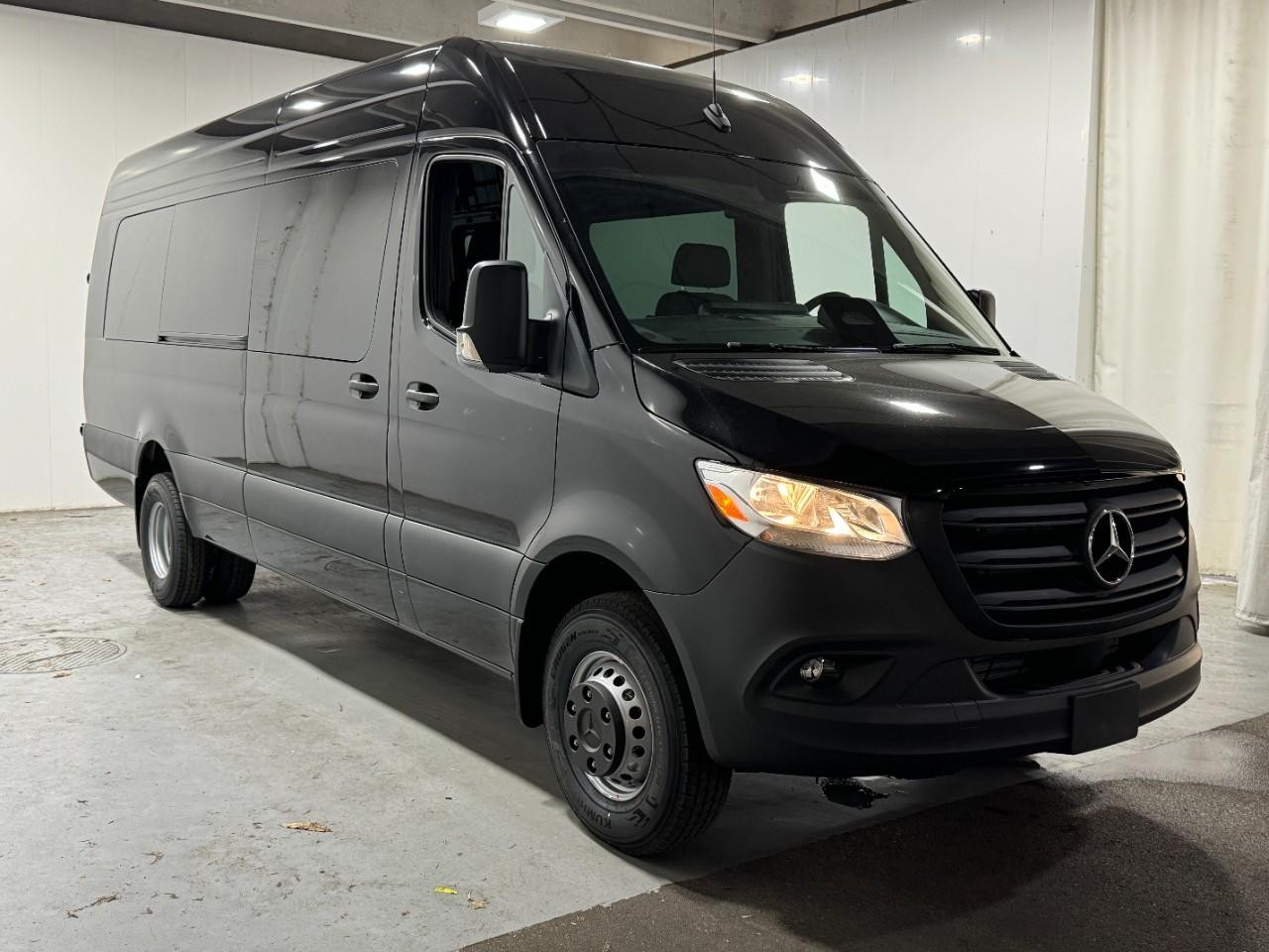 Mercedes-Benz Sprinter Cargo Van Vehicle Full-screen Gallery Image 6