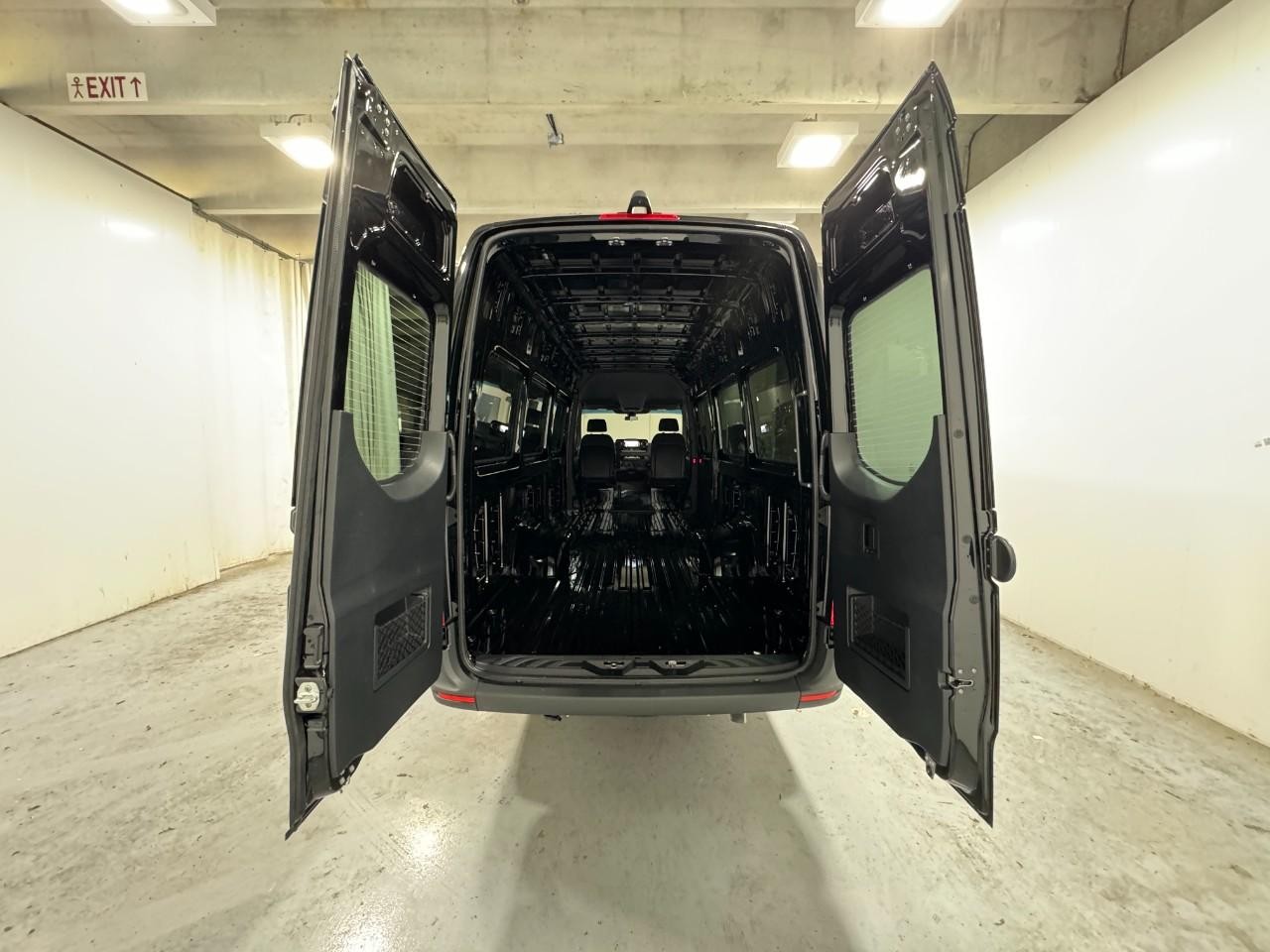 Mercedes-Benz Sprinter Cargo Van Vehicle Full-screen Gallery Image 9