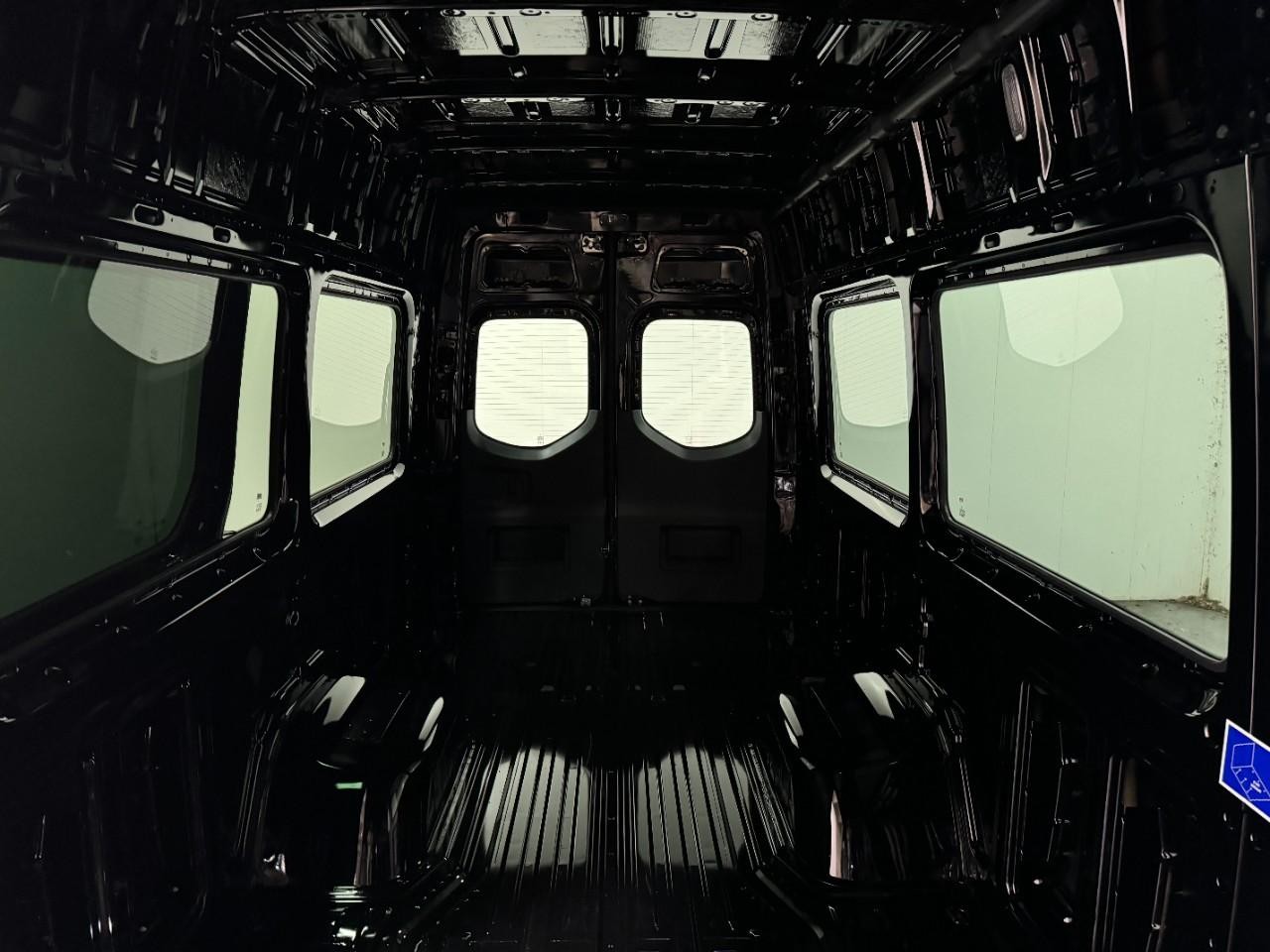 Mercedes-Benz Sprinter Cargo Van Vehicle Full-screen Gallery Image 11