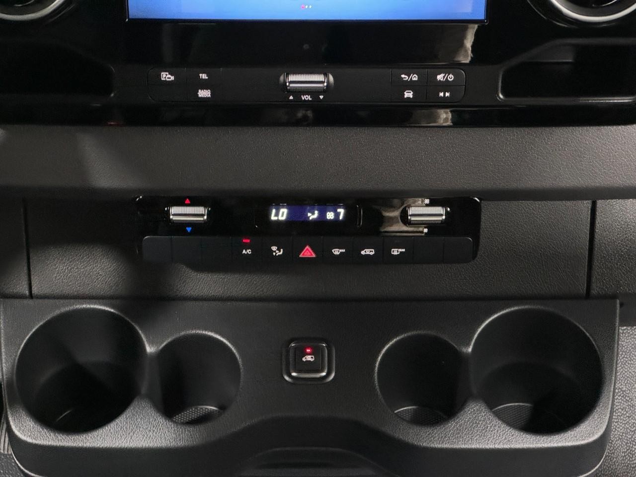 Mercedes-Benz Sprinter Cargo Van Vehicle Full-screen Gallery Image 15